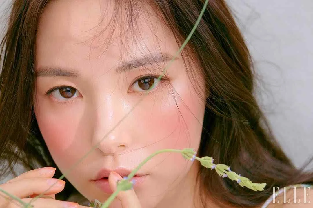 Min Hyo Rin - min-hyo-rin-hot-44.webp